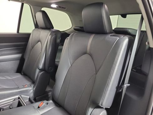 Used 2026 Toyota Grand Highlander AWD image 13