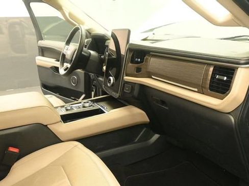 Certified 2024 Ford Expedition Limited AWD/4WD image 19
