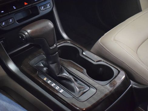 Used 2015 GMC Canyon SLT w/ Driver Alert Package image 89