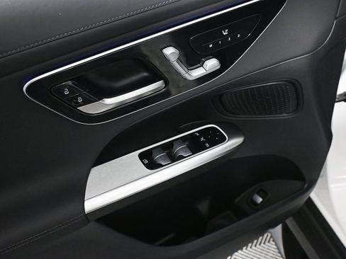 Used 2025 Mercedes-Benz GLC 43 AMG 4MATIC image 7