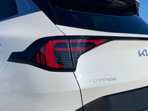 New 2026 Kia Sportage EX image 4