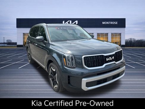Used 2024 Kia Telluride EX image 3