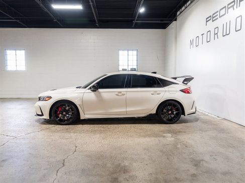 Used 2023 Honda Civic Type R image 6