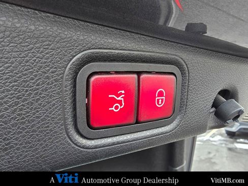 Used 2018 Mercedes-Benz E 300 E 300 image 25