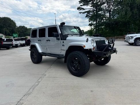 Used 2012 Jeep Wrangler Unlimited Sahara AWD/4WD image 2