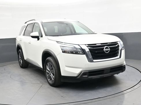 Used 2025 Nissan Pathfinder SV AWD/4WD image 1