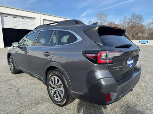 Used 2021 Subaru Outback Premium AWD/4WD image 4