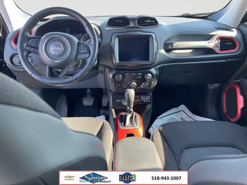 Used 2022 Jeep Renegade Trailhawk AWD/4WD image 15