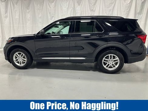 Used 2025 Ford Explorer Active AWD/4WD image 4