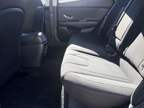 Used 2025 Hyundai Elantra SEL FWD image 26