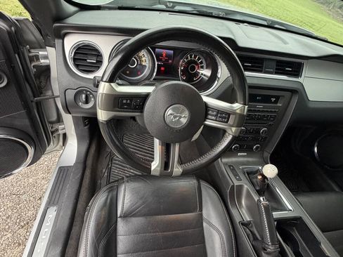 Used 2013 Ford Mustang Premium RWD image 26
