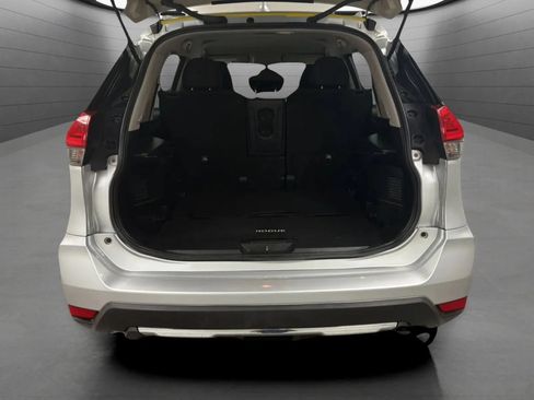 Used 2017 Nissan Rogue SV FWD image 18