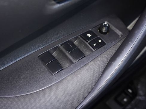 Used 2023 Toyota Corolla LE FWD image 11
