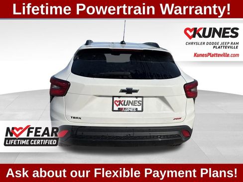 Used 2024 Chevrolet Trax RS w/ Sunroof Package FWD image 8