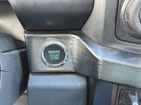 Used 2024 Ford F250 Lariat w/ Lariat Ultimate Package AWD/4WD image 28