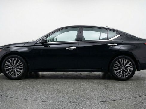 Used 2025 Nissan Altima 2.5 SV FWD image 5