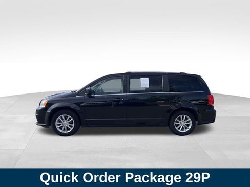 Used 2019 Dodge Grand Caravan SXT FWD image 2