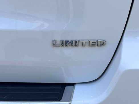 Used 2016 Jeep Grand Cherokee Limited AWD/4WD image 15