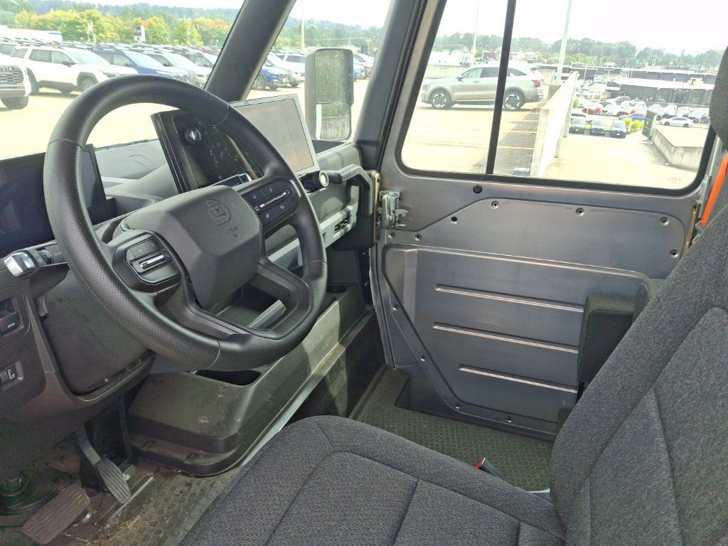 Used 2024 Chevrolet Brightdrop 600 w/ Commercial Equipment Package AWD/4WD image 9