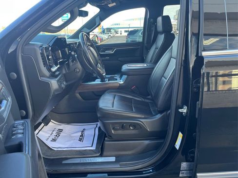 Used 2022 Chevrolet Silverado 1500 High Country w/ Technology Package image 9