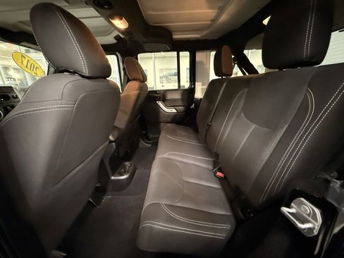 Certified 2017 Jeep Wrangler Unlimited Sahara w/ Connectivity Group image 18