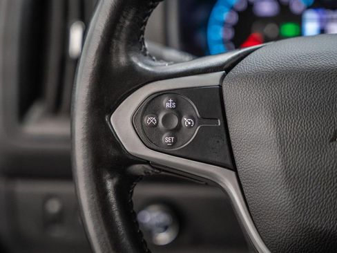 Used 2017 Chevrolet Colorado LT AWD/4WD image 29