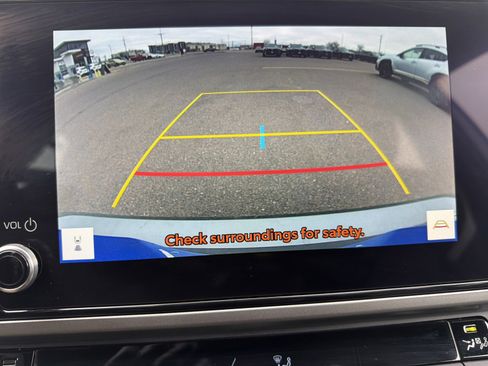 Used 2025 Toyota Camry SE image 27