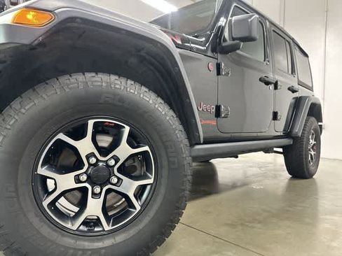 Used 2019 Jeep Wrangler Unlimited Rubicon w/ LED Lighting Group AWD/4WD image 27
