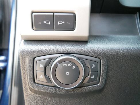 Used 2019 Ford F150 Lariat w/ Equipment Group 502A Luxury AWD/4WD image 16