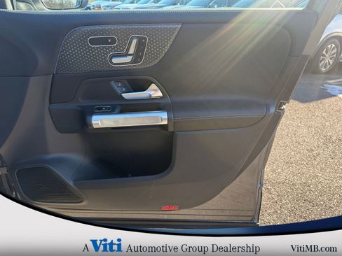 Used 2026 Mercedes-Benz GLB 250 4MATIC image 29