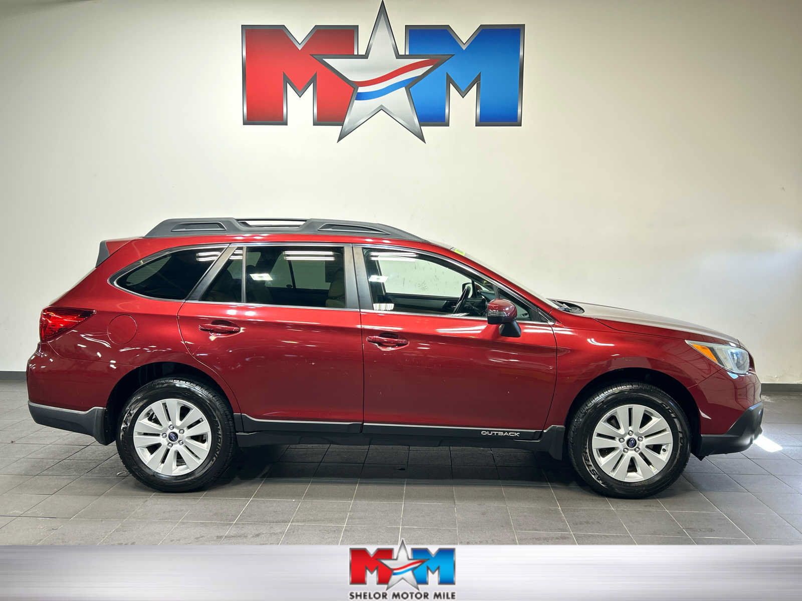 Used 2017 Subaru Outback 2.5i Premium AWD/4WD image 1