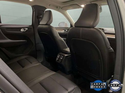 Used 2025 Volvo XC40 B5 Plus image 19