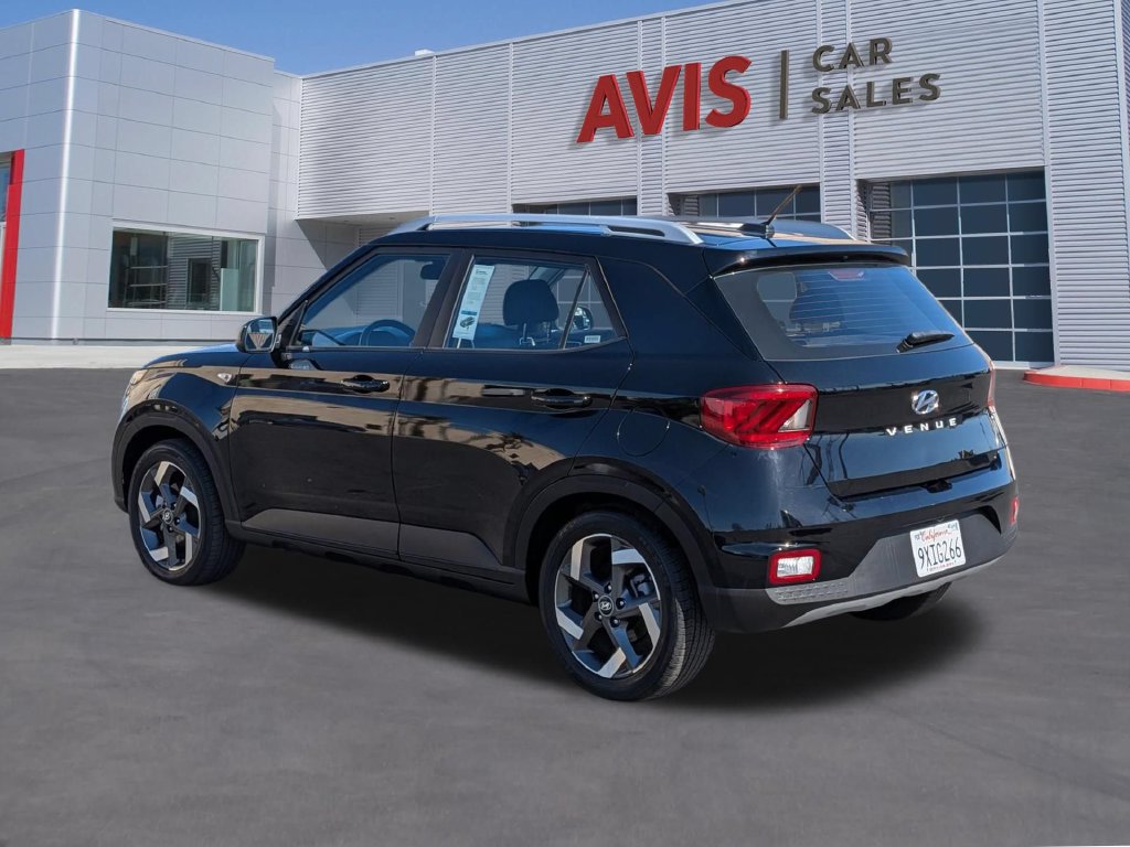 Used 2026 Hyundai Venue SEL FWD image 9