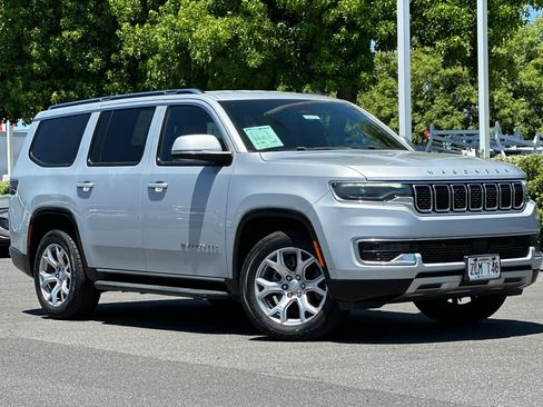 Certified 2022 Jeep Wagoneer Series II AWD/4WD image 2