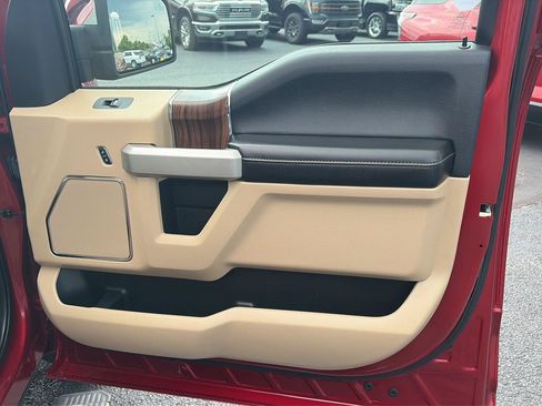 Used 2016 Ford F150 Lariat w/ Equipment Group 502A Luxury AWD/4WD image 17