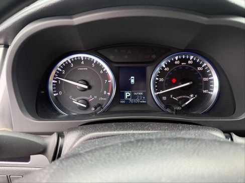 Used 2015 Toyota Highlander LE image 3