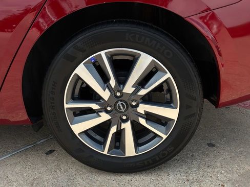 Used 2025 Nissan Versa SV FWD image 9