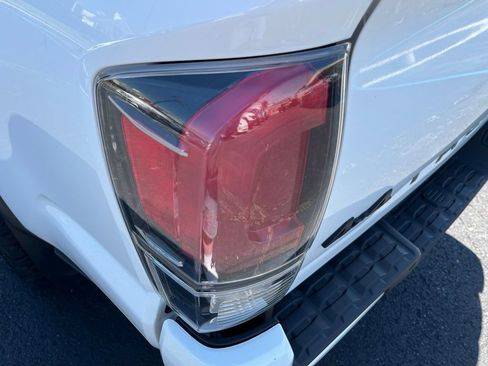 Used 2019 Toyota Tacoma TRD Pro AWD/4WD image 21