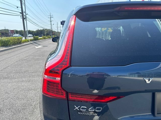Used 2024 Volvo XC60 B5 Plus w/ Protection Package Premier AWD/4WD image 10