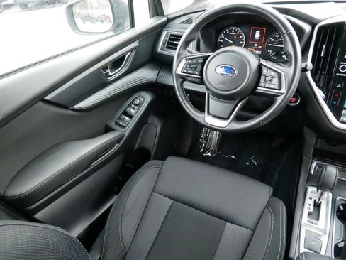 Used 2023 Subaru Ascent Premium w/ Convenience Package image 9