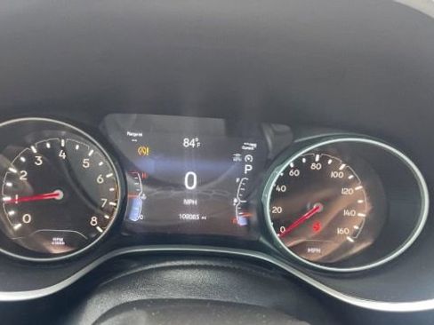 Used 2018 Jeep Compass Limited AWD/4WD image 4