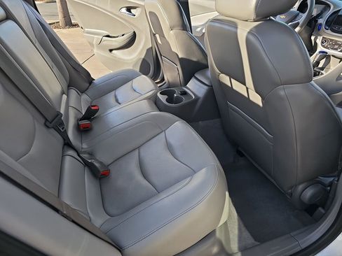 Used 2018 Chevrolet Volt LT w/ LT Driver Confidence Package image 11