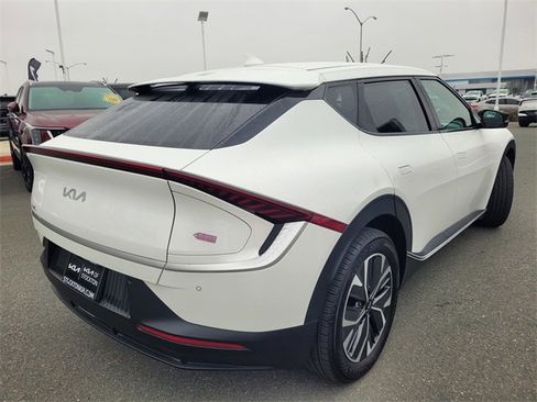 Used 2024 Kia EV6 Light image 4