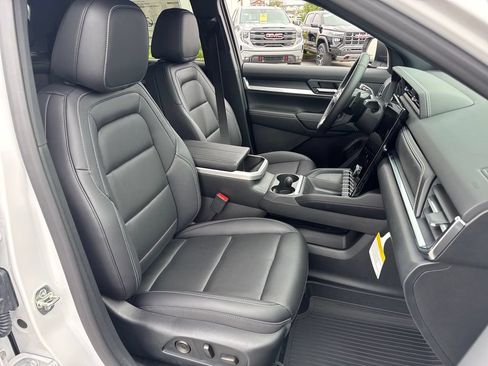 New 2027 GMC Terrain Elevation w/ Elevation Premium Package FWD image 12