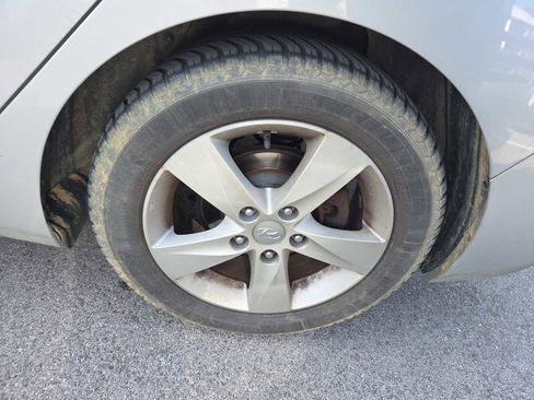 Used 2013 Hyundai Elantra GLS w/ Preferred Pkg image 8