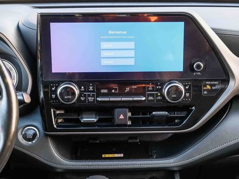 Used 2023 Toyota Highlander Limited FWD image 13