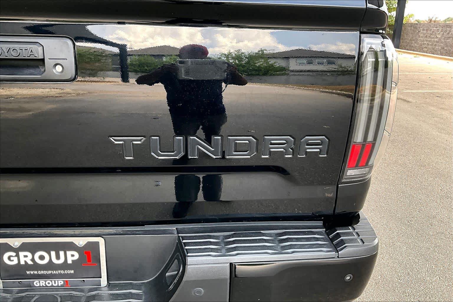 Used 2021 Toyota Tundra Limited w/ Limited Premium Package AWD/4WD image 10