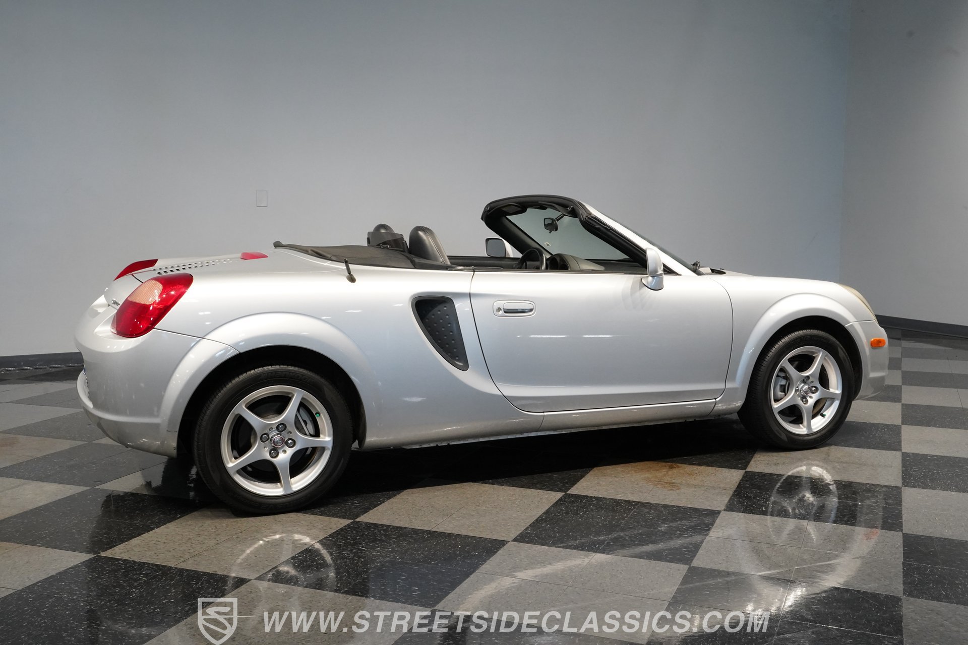 Used 2001 Toyota MR2 RWD image 14
