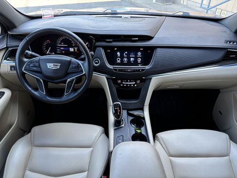 Used 2017 Cadillac XT5 FWD image 21