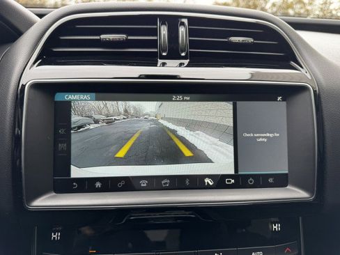 Used 2019 Jaguar XE Premium AWD/4WD image 19